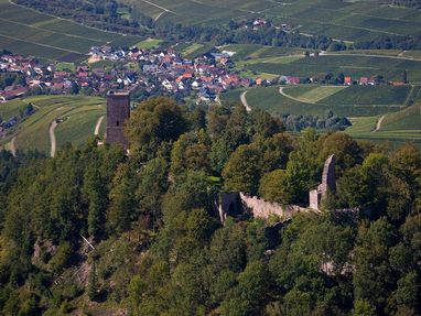 Yburg bei Baden-Baden, von dort schaut man nach Varnhalt