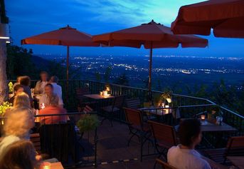 Yburg, Restaurant